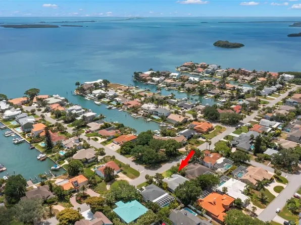 860 2nd Ave S, Tierra Verde, FL 33715