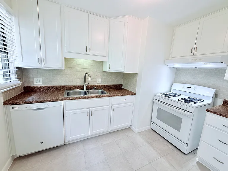 10640 Aledo Dr — Photo 6