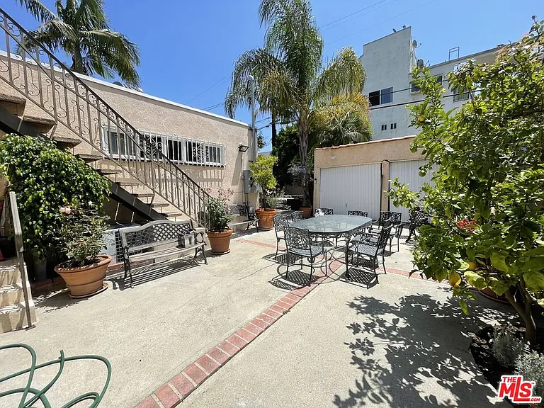 842 S Wooster St — Photo 20