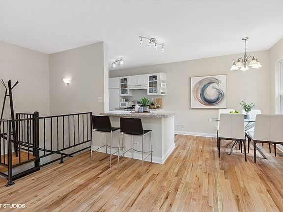4th image of 919 W Sunnyside Ave APT 1