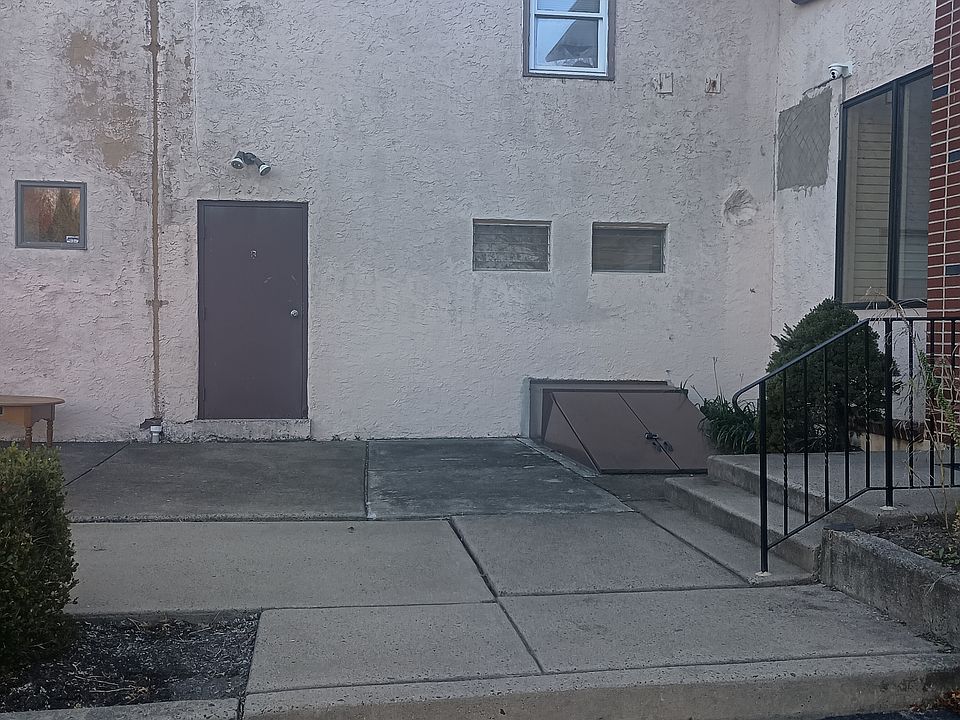 Building Photo 3