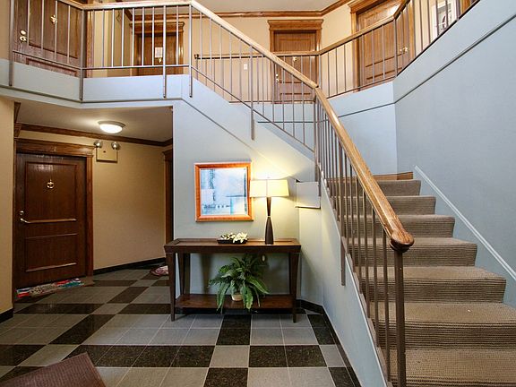 3rd image of 1751 Sleepy Hollow Ct APT 6