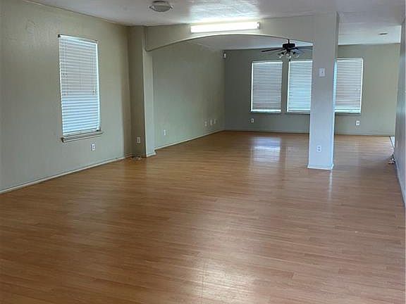 2nd image of 2025 W Washington St