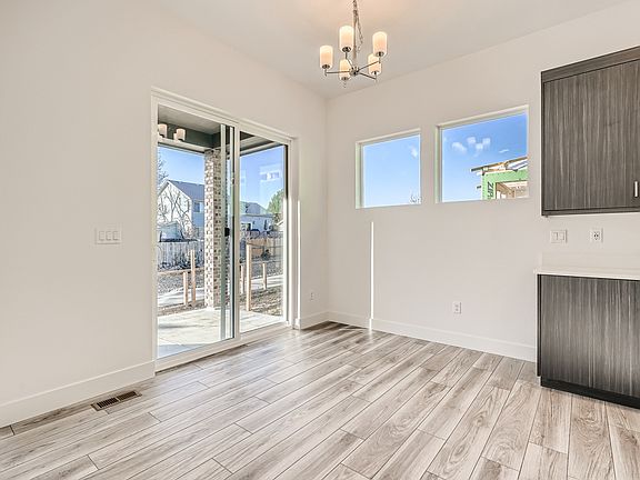 5015 - Dining Room