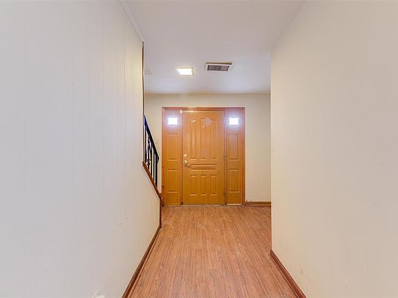 2nd image of 7770 Wooddale Ln