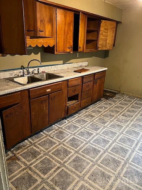 2nd image of 513 Lombardy St