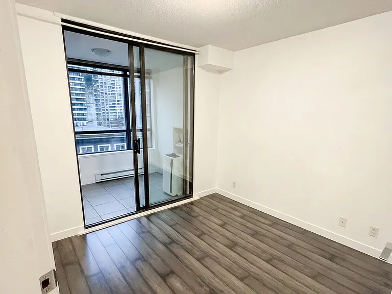 538 Smithe St #506 — Photo 3