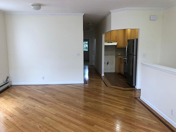 3rd image of 278 E 238th St Floor 2