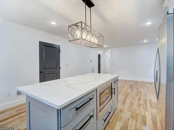 4th image of 87-89 N Munn Ave #1