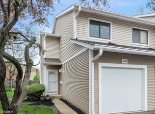 1068 E Randville Dr, Palatine, IL 60074