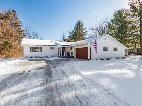 917 Beech Hill Rd, Mayfield Village, OH 44143