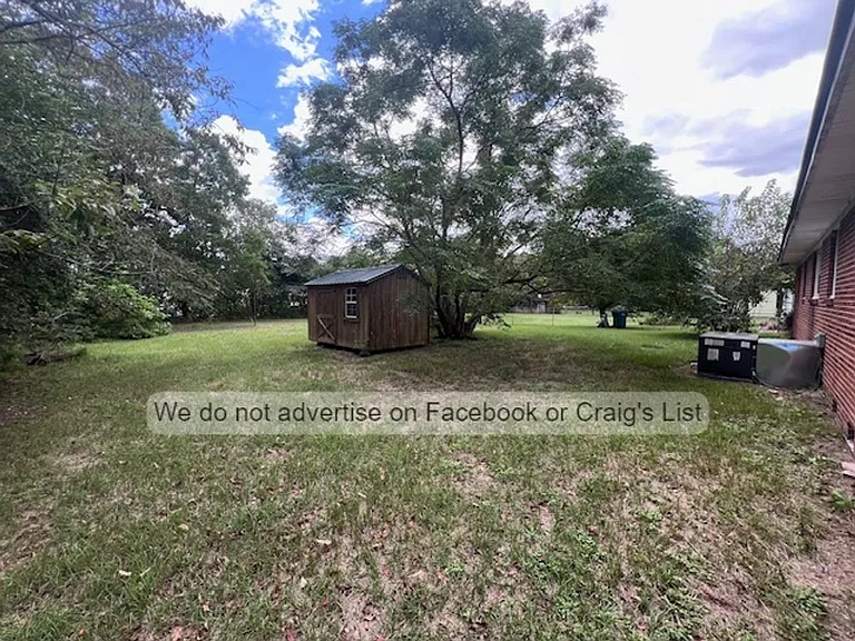1710 Gardenia Ave — Photo 9