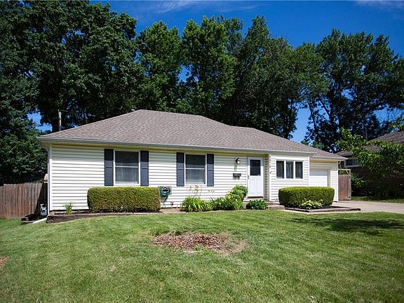 3rd image of 8878 Westbrooke Dr