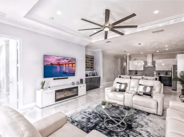 656 108th Ave N #Id1504181p, Naples, FL 34108