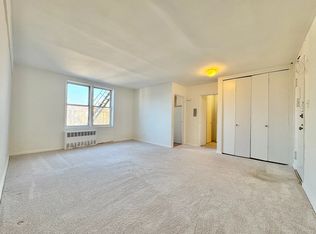142-27 Barclay Ave #6A, Flushing, NY 11355