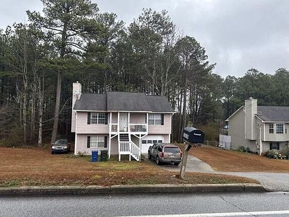 3rd image of 2830 Highpoint Rd