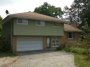 16947 Springdale Rd, Leavenworth, KS 66048