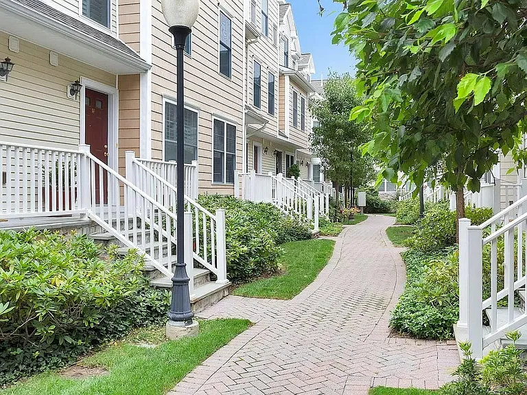 85 Camp Ave #5F — Photo 19