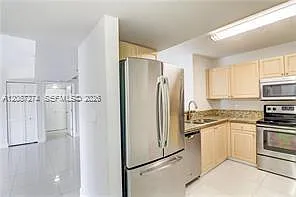 Sheridan Beach Club Condo — Photo 3