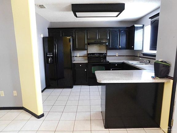 3rd image of 3018 Ashley Pl APT A