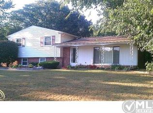 28248 Brookhill St, Farmington Hills, MI 48334