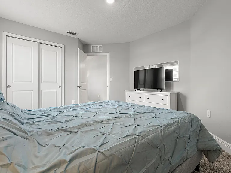 5270 Neil Dr — Photo 21