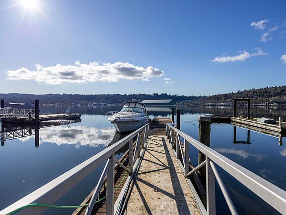 5th image of 936 Alderside Rd