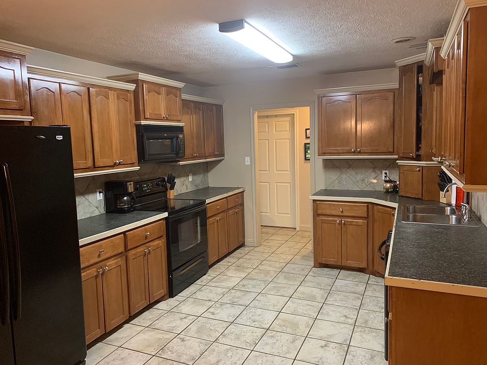 1st image of 521 Northwest Dr