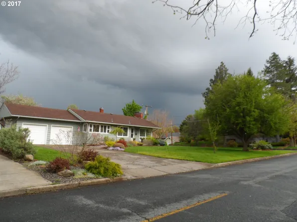 1601 Walnut St, La Grande, OR 97850