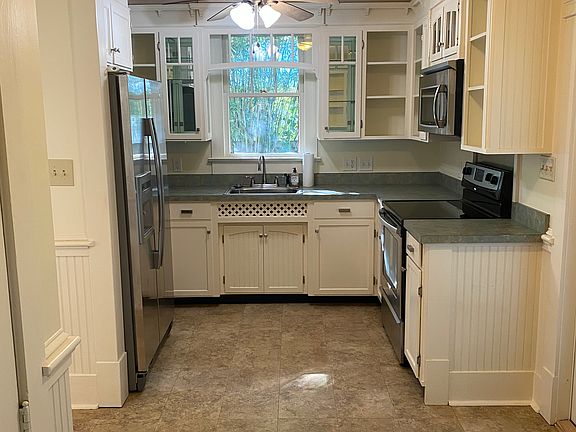 4th image of 2904 E Gadsden St