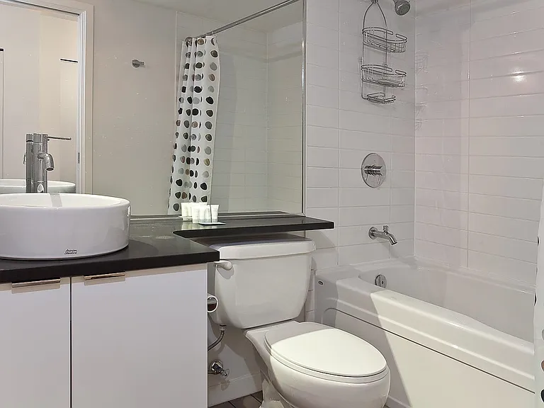 233 Robson St #306 — Photo 4