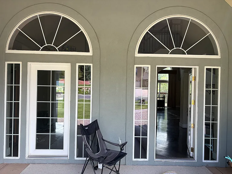 454 Silverhorn Dr — Photo 2