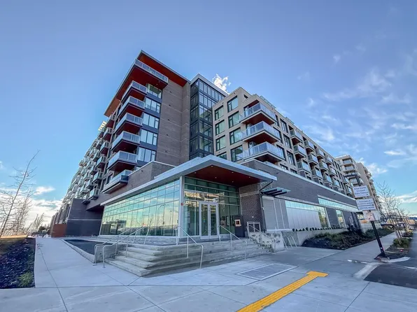 755 Harbourside Dr #901, North Vancouver, BC V7P 3R7