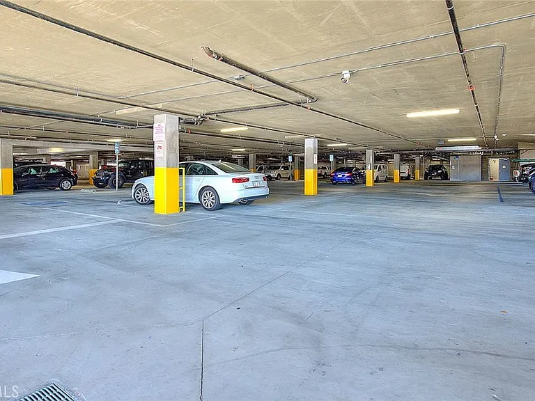 501 W Foothill Blvd #203 — Photo 21
