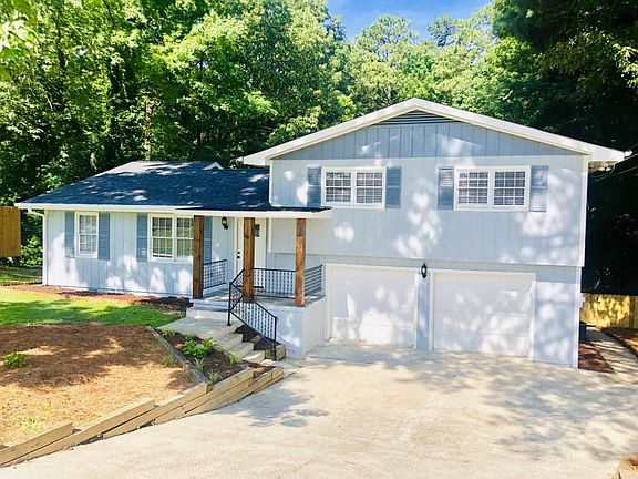 2nd image of 843 Mary Ann Dr NE