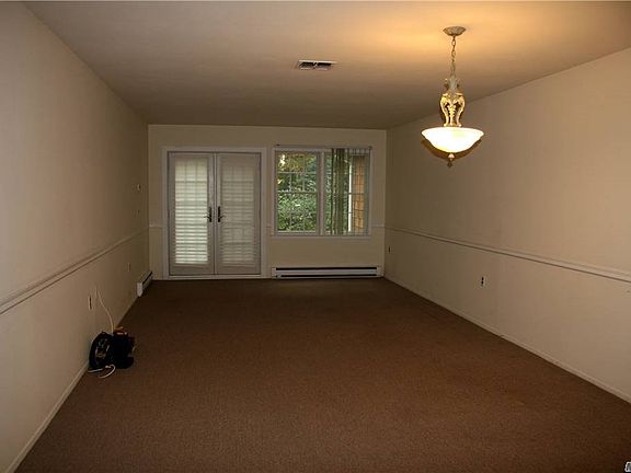 4th image of 79 Revere Dr