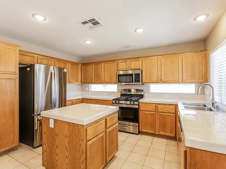 6306 Wild Strawberry Ln — Photo 8