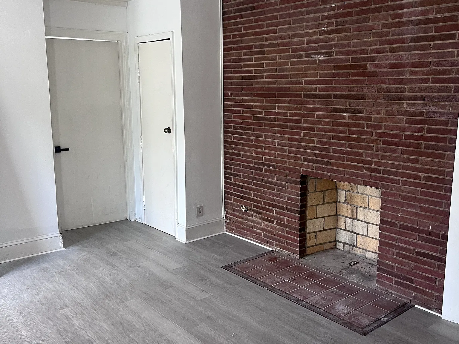 312 Davis Park Rd — Photo 2