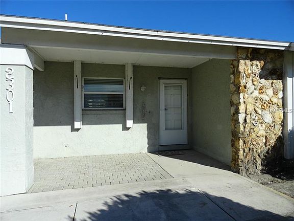 2nd image of 2301 Woodway Dr