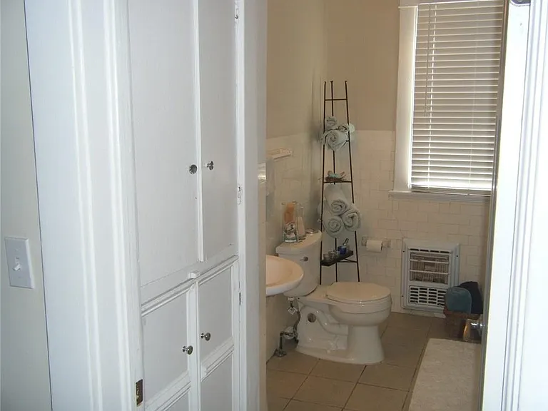 2438 State St #LOWER — Photo 7