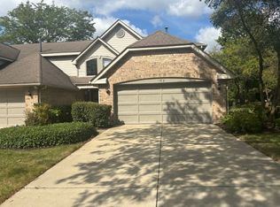 182 Springdale Ln, Bloomingdale, IL 60108