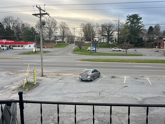 5th image of 400 W Jackson Blvd #2