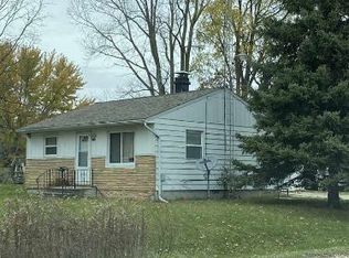 3136 N Shore Dr, Flint, MI 48504