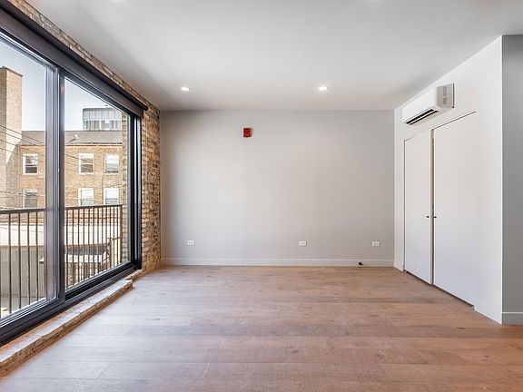 5th image of 1706 Sherman Ave #206