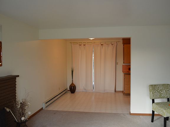 4th image of 1848 Prospect St NE
