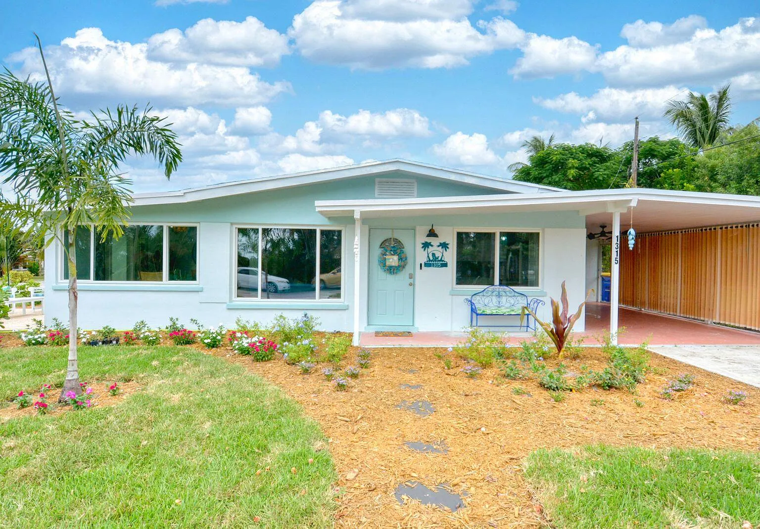 3 bed, 2.0 bath, 1400 sqft, $3,500 — Photo 1