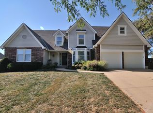 11322 Mackey St, Overland Park, KS 66210