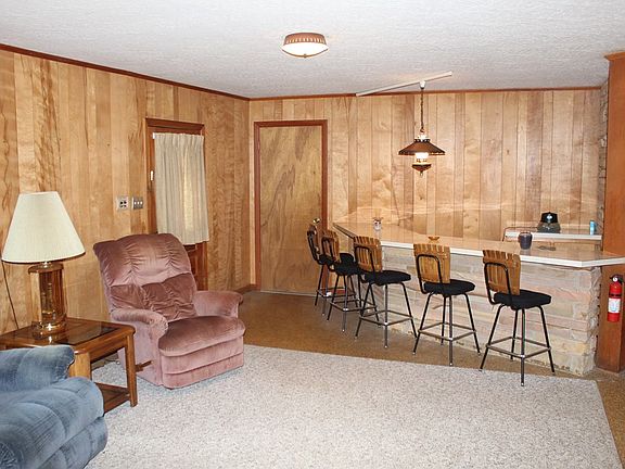 3rd image of 206 Edgewood Dr
