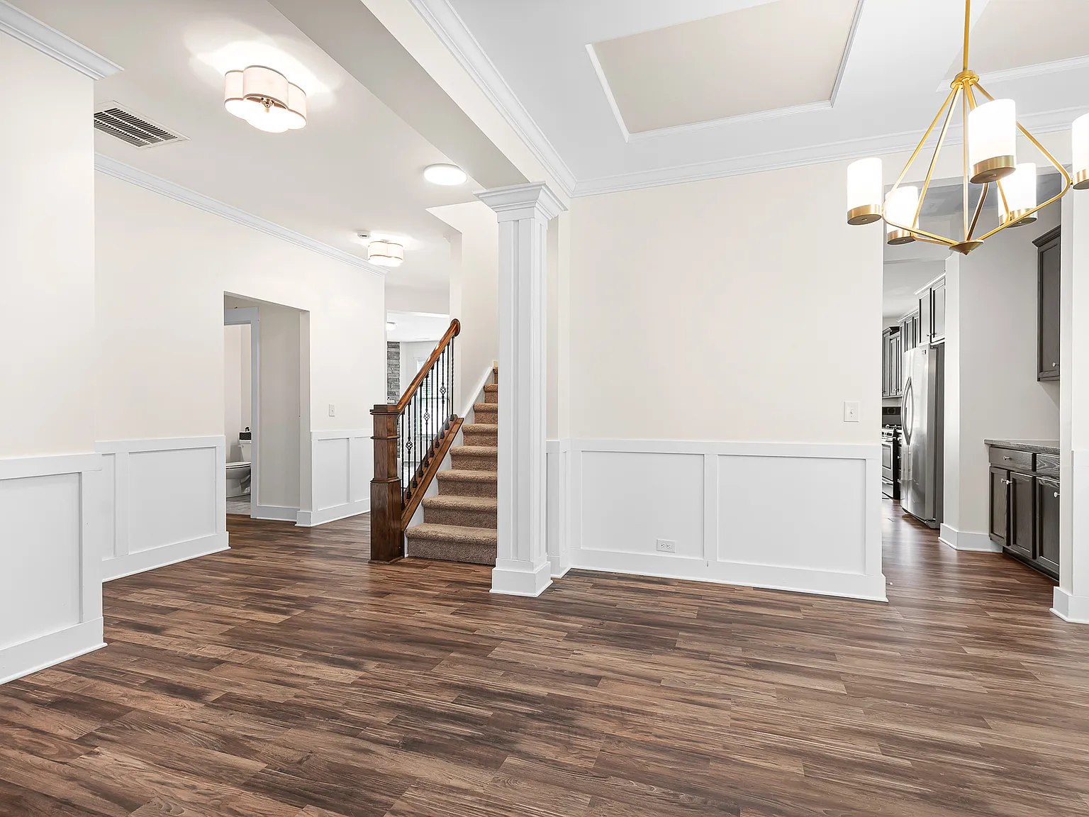 6 bed, 3281 sqft, $3,100 — Photo 3