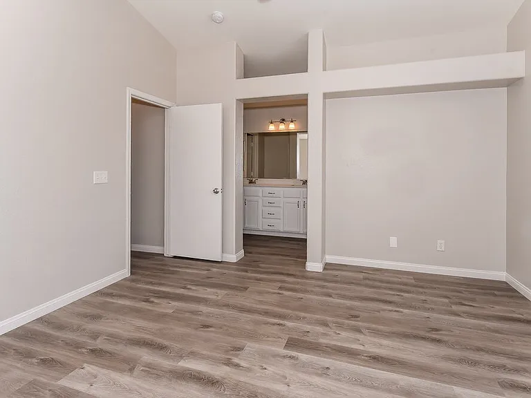 6033 Highland Gardens Dr — Photo 12
